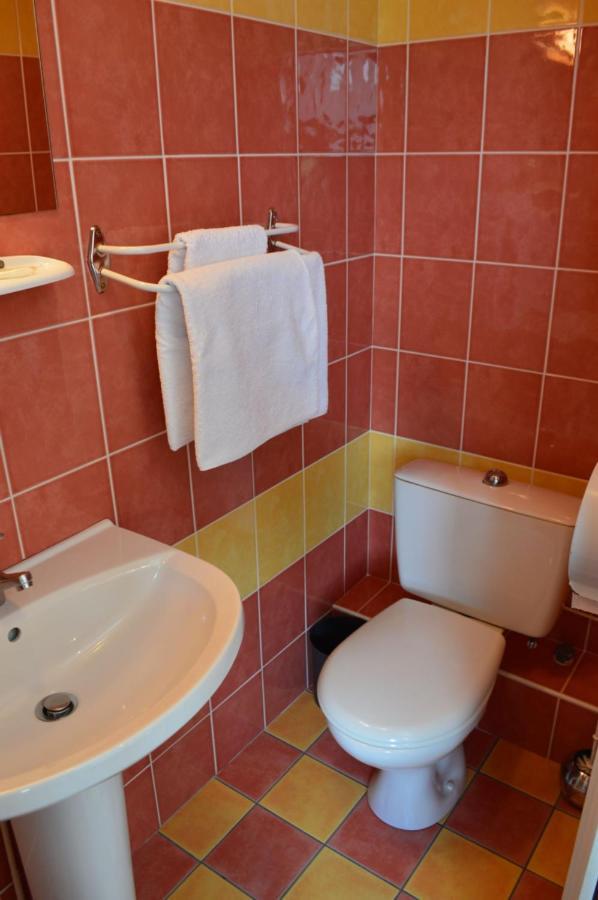 Hotel Le Pommeil Gueret Ngoại thất bức ảnh