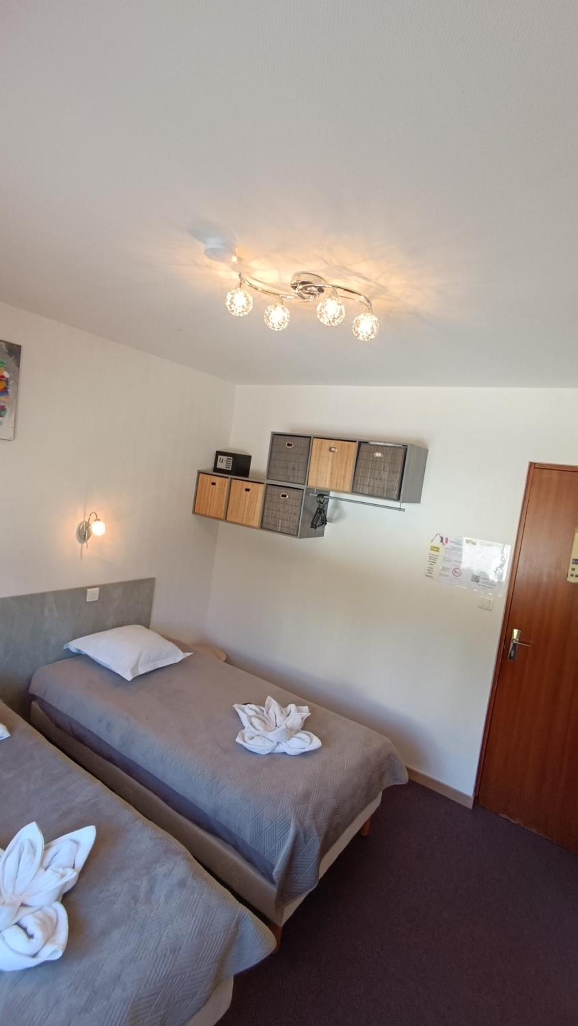 Hotel Le Pommeil Gueret Ngoại thất bức ảnh