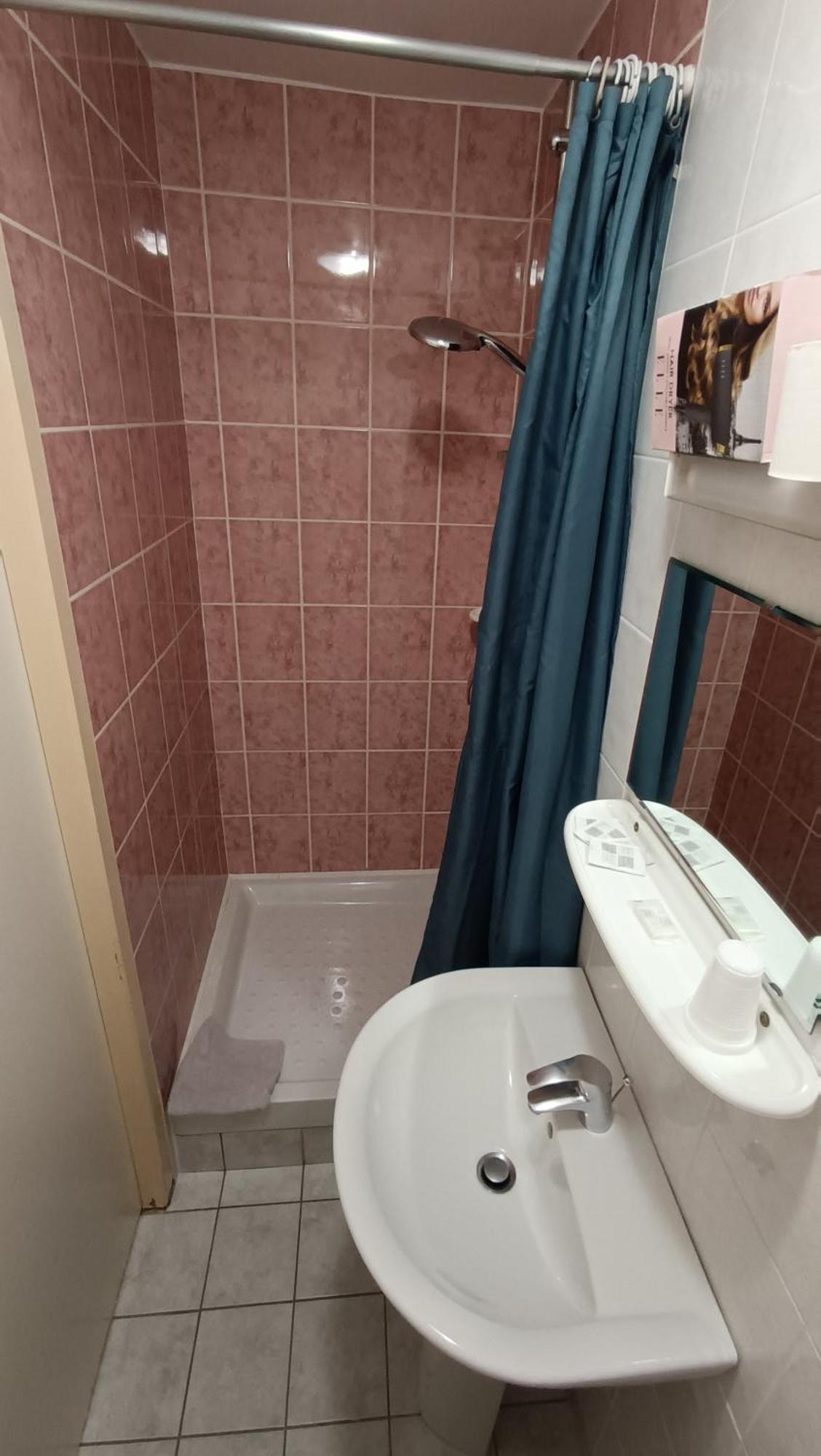 Hotel Le Pommeil Gueret Ngoại thất bức ảnh