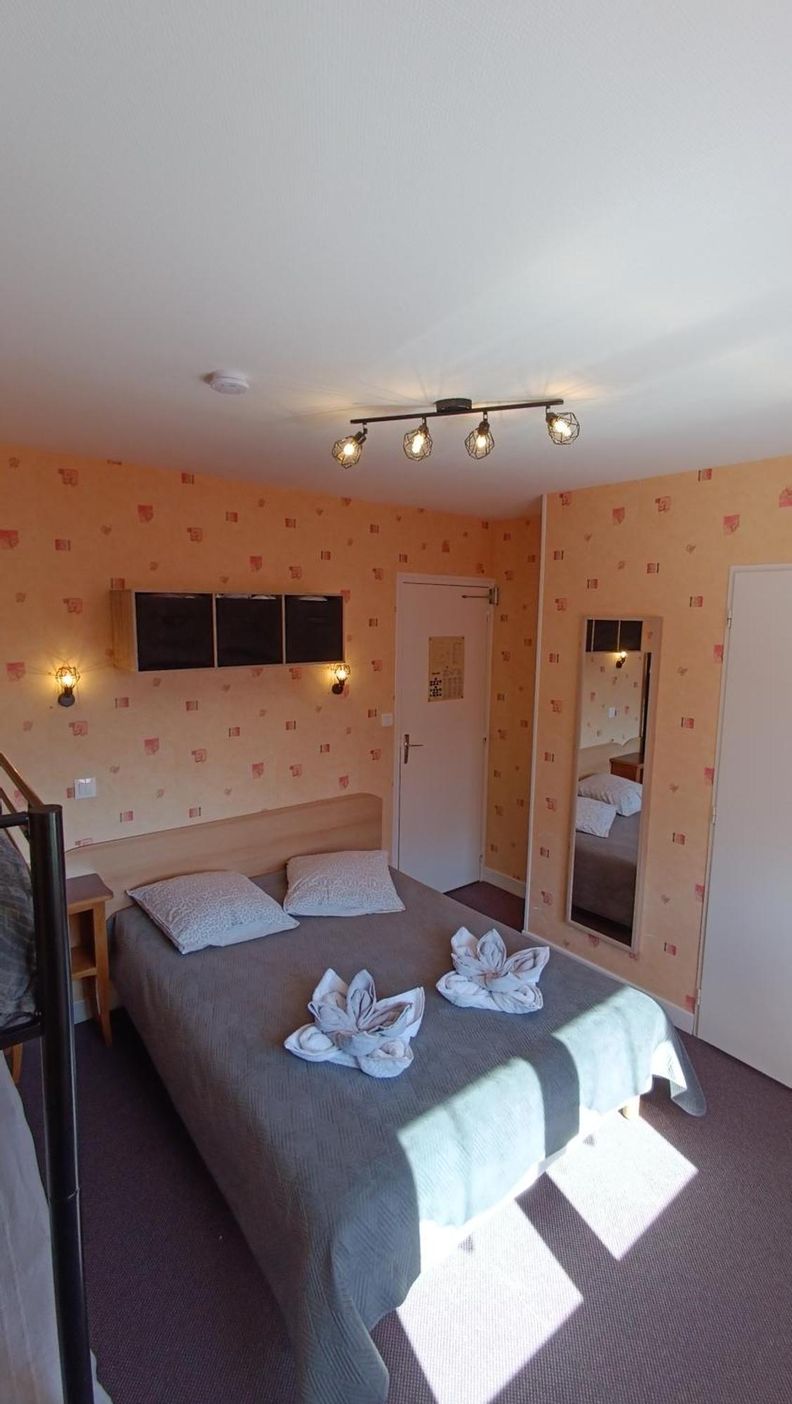 Hotel Le Pommeil Gueret Ngoại thất bức ảnh