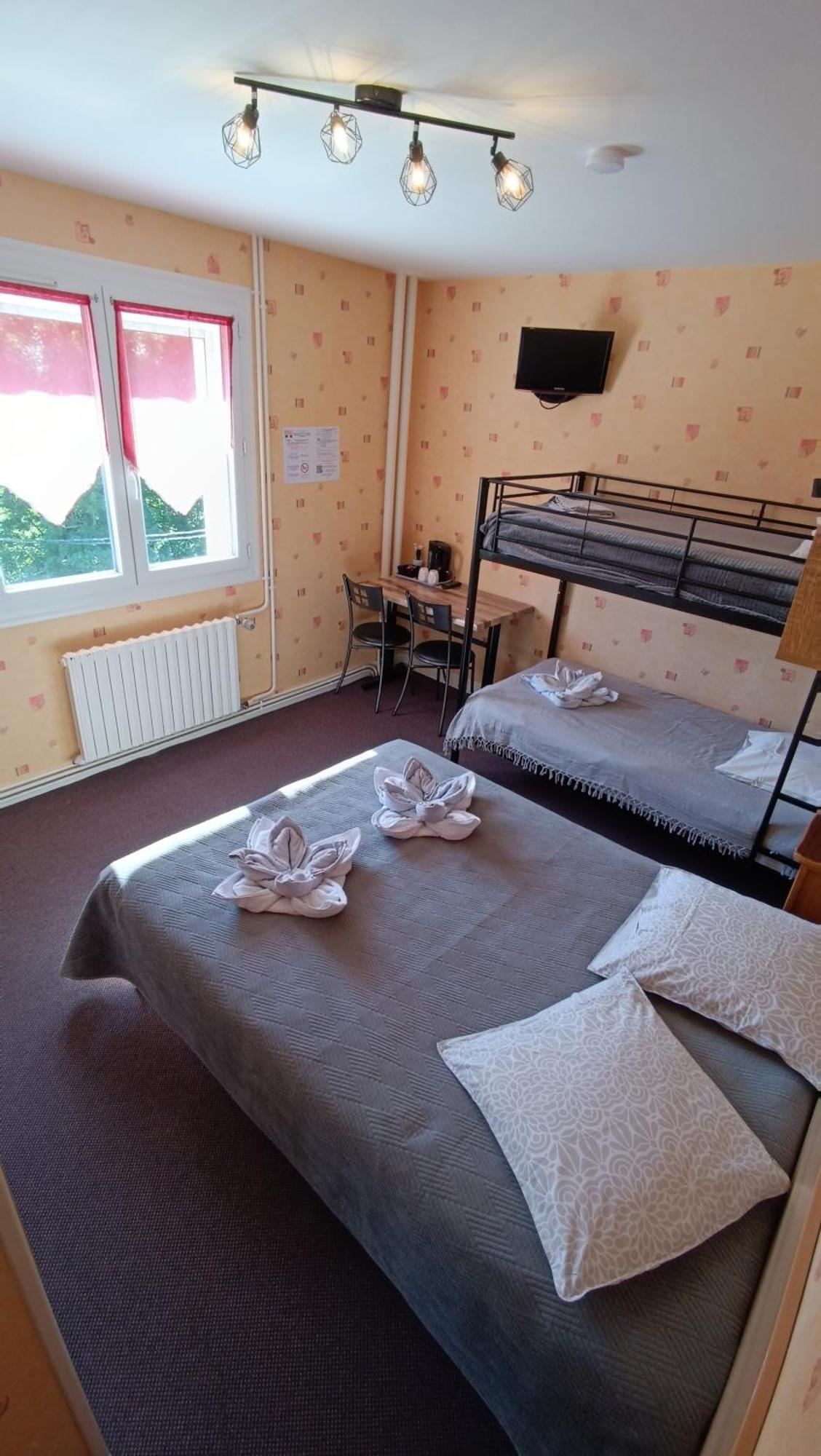 Hotel Le Pommeil Gueret Ngoại thất bức ảnh