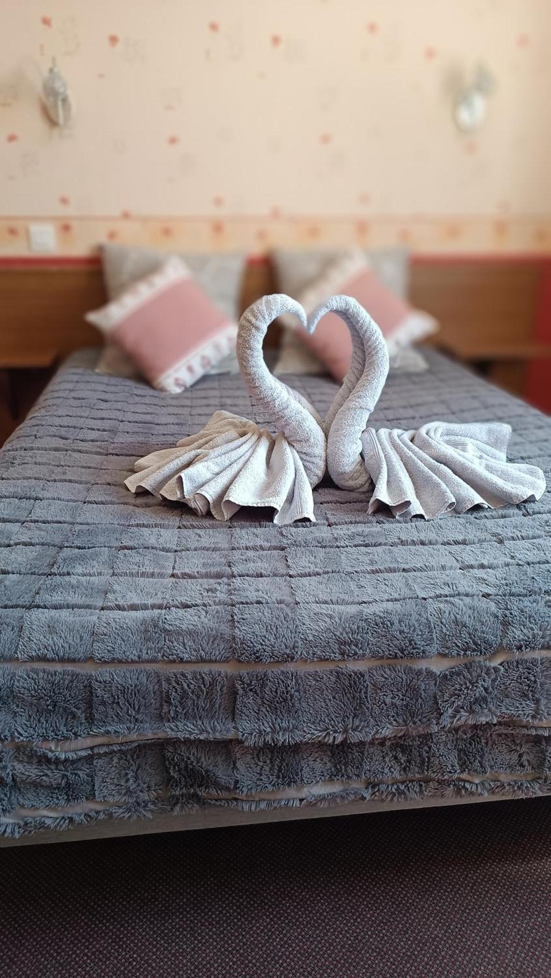 Hotel Le Pommeil Gueret Ngoại thất bức ảnh