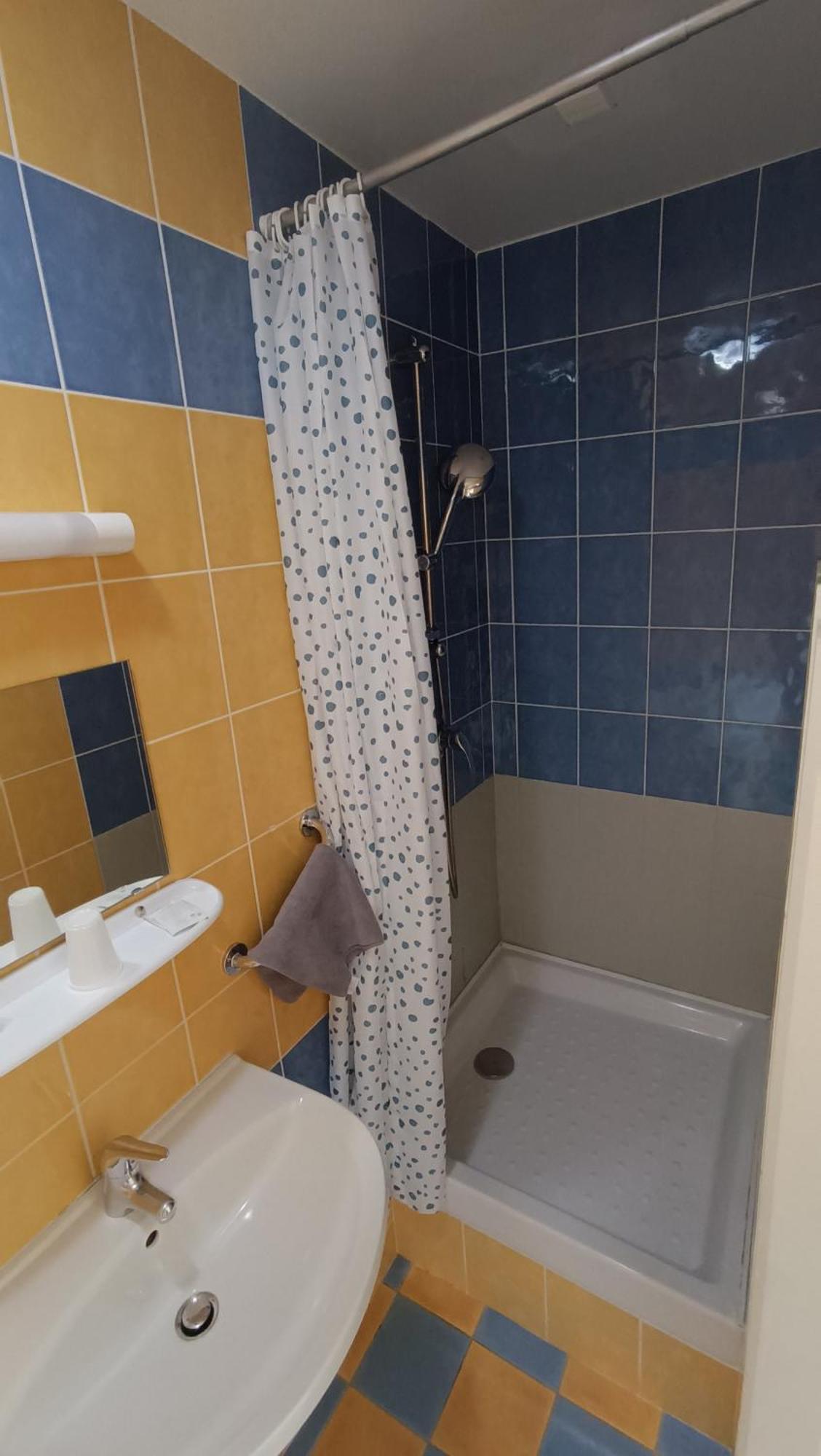 Hotel Le Pommeil Gueret Ngoại thất bức ảnh