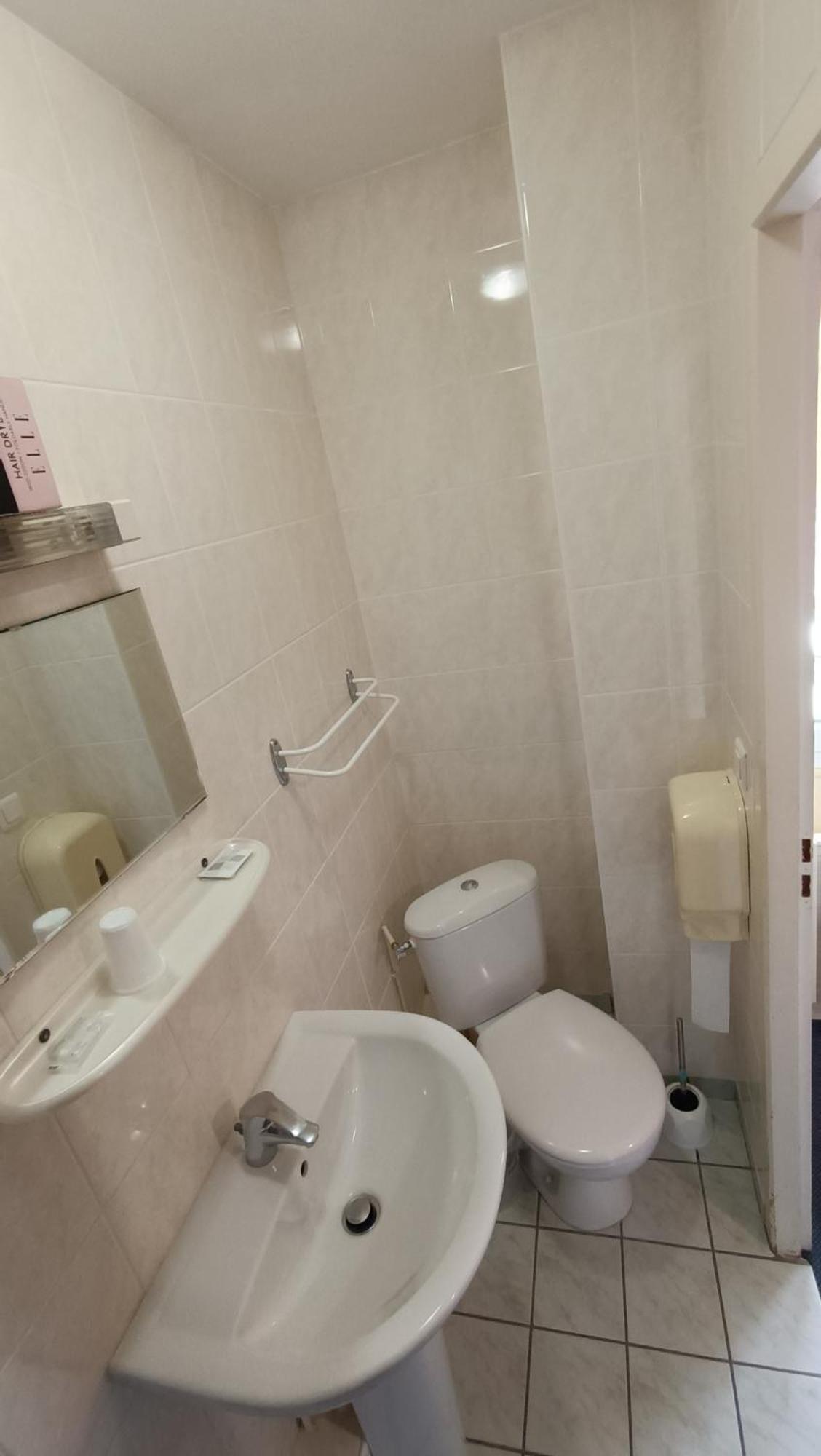 Hotel Le Pommeil Gueret Ngoại thất bức ảnh