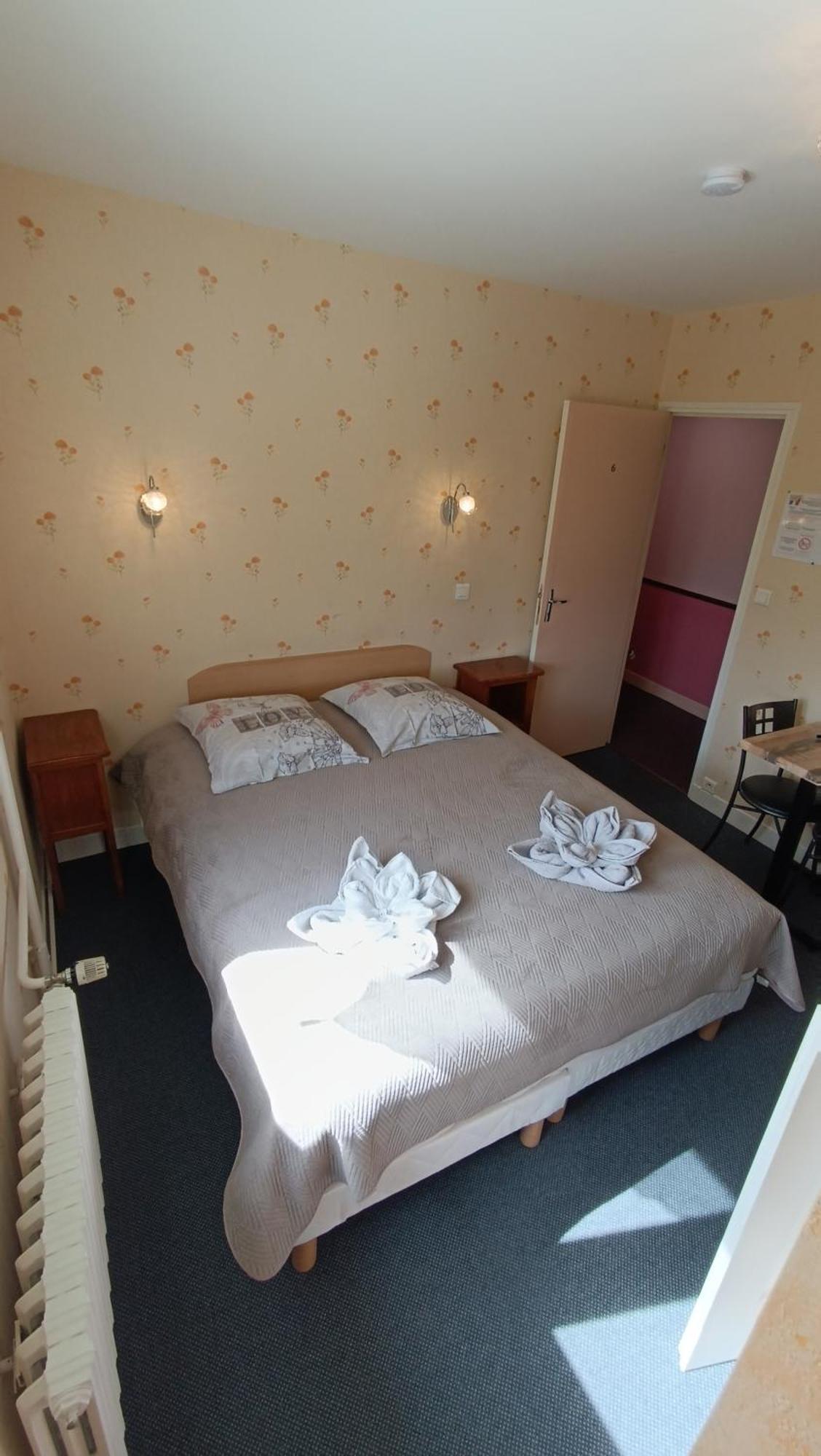 Hotel Le Pommeil Gueret Ngoại thất bức ảnh